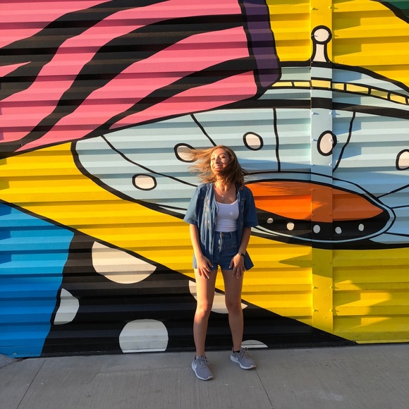 Meet your Posher, Ang🖤 - Picture 3 of 12